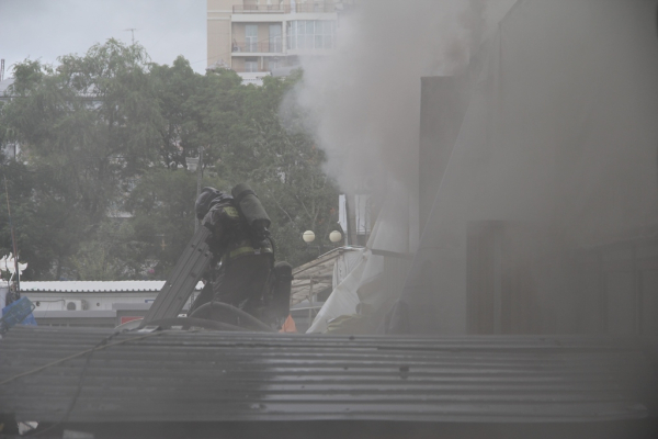 Пожар на Центральном рынке полностью ликвидирован