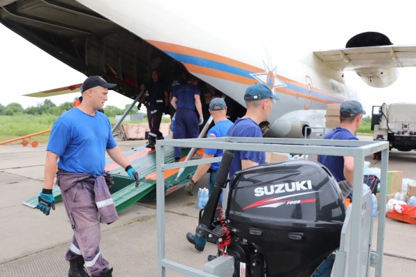 Спасатели МЧС России четвертые сутки несут дежурство в северных районах Хабаровского края