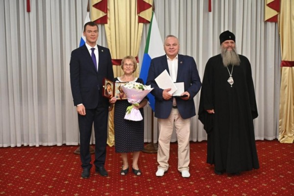 Михаил Дегтярев поздравил жителей Хабаровского края с Днем любви, семьи и верности