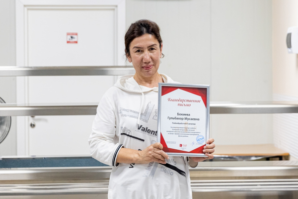 В свой День рождения завод "Русский Минтай" поздравил сотрудников с Днем рыбака