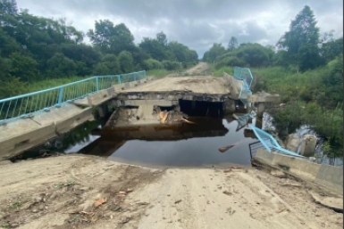 Итоги дня: "взрыв" облаков, пожар на Центральном рынке, обрушение моста и миллионы цветов