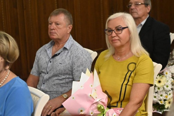 Михаил Дегтярев поздравил жителей Хабаровского края с Днем любви, семьи и верности