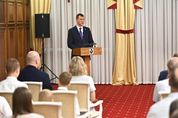 Михаил Дегтярев поздравил жителей Хабаровского края с Днем любви, семьи и верности