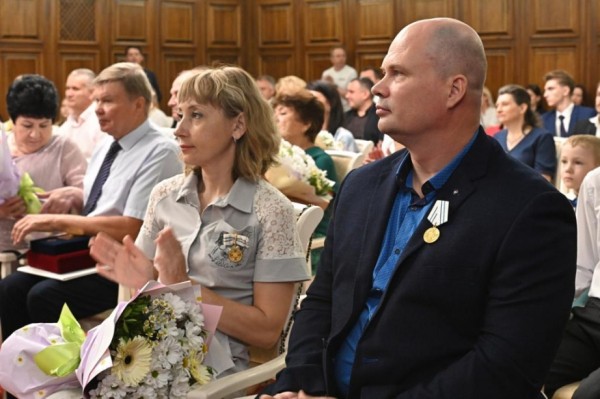 Михаил Дегтярев поздравил жителей Хабаровского края с Днем любви, семьи и верности