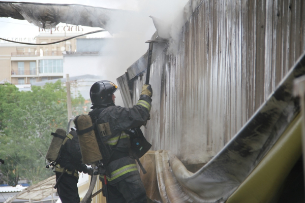 Пожар на Центральном рынке полностью ликвидирован