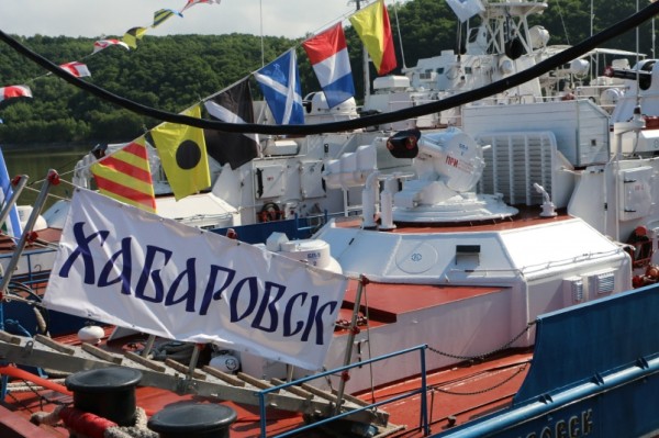 В День ВМФ хабаровчане прошлись по волнам на катерах береговой охраны