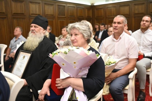 Михаил Дегтярев поздравил жителей Хабаровского края с Днем любви, семьи и верности