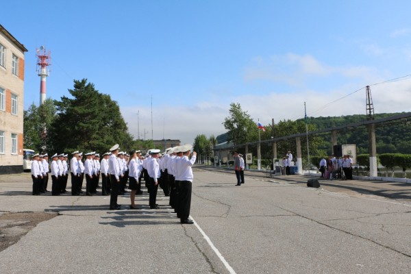 В День ВМФ хабаровчане прошлись по волнам на катерах береговой охраны
