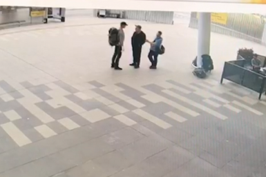 Итоги дня: нападение в аэропорту Хабаровска, трасса в мусором плену, правила для самокатов