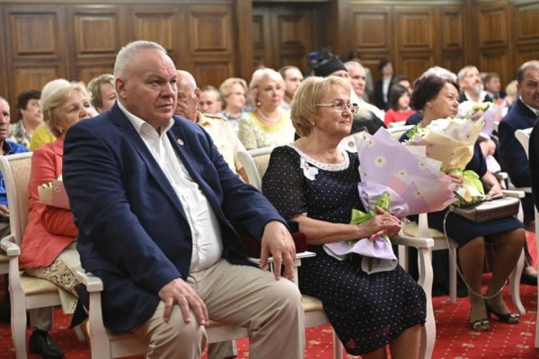 Михаил Дегтярев поздравил жителей Хабаровского края с Днем любви, семьи и верности