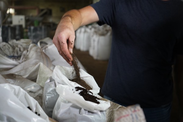 Хабаровское ноу-хау: продукция из отходов завода увеличила скорость роста растений на 30%