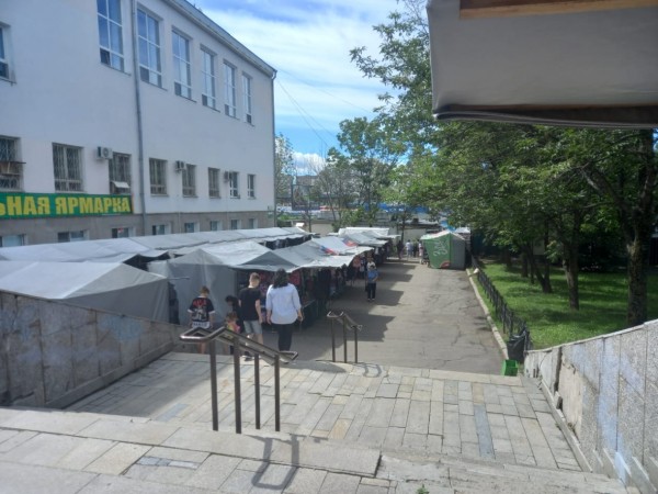 Сборы в школу не влетят в копеечку из-за наплыва отечественных товаров на рынки Хабаровска