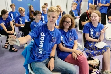 Итоги дня: новые законы, сильнейшая гимнастка, бухгалтер-мошенница и летающие гири Итоги дня: новые законы, сильнейшая гимнастка, бухгалтер-мошенница и летающие гири