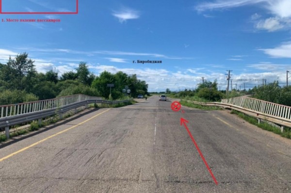 Подлетели на мосту и едва не сломали головы пассажиры маршрутки Хабаровск-Биробиджан&nbsp;