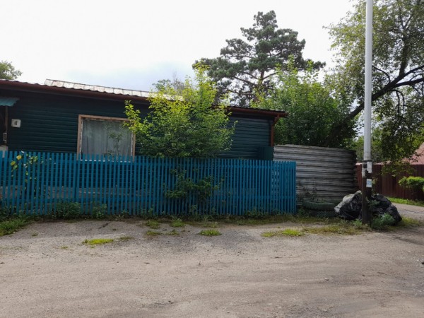 Сор из избы: ветеран труда в Хабаровске второй месяц просит регоператора вывезти мусор