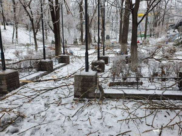 Как 12 мм льда поставили город на колени &mdash; история беспощадной ледяной блокады Владивостока в 2020 году