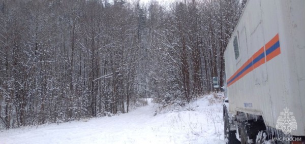 Джип и снегоход охотников провалились в реку Кабули в Хабаровском крае