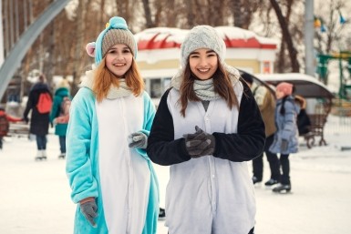 Итоги дня: двое на льдине, липовая икра, в ожидании снега, а в зоосаде болтливый тигр