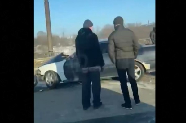 Смертельный занос: парень погиб в двойном ДТП на скользком участке дороги в Хабаровске