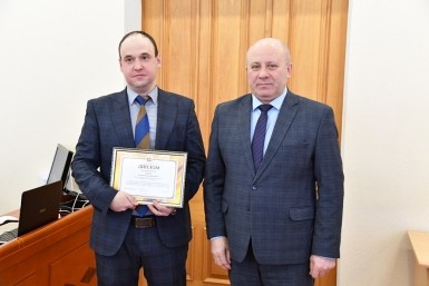 Итоги дня: "Гроза" в городе, налетчик с ножом, спасение Джека, и кухонная мокрушница