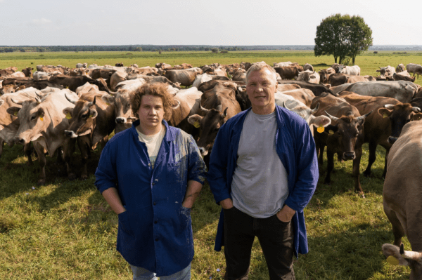 Сцены с животными были более экстремальные, чем трюковые - Павел Комаров о финале "Жуков"