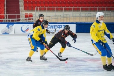 Итоги дня: Бут в ЛДПР, циклон наступает, из арестанта в каменщики, а у хоккеистов юбилей