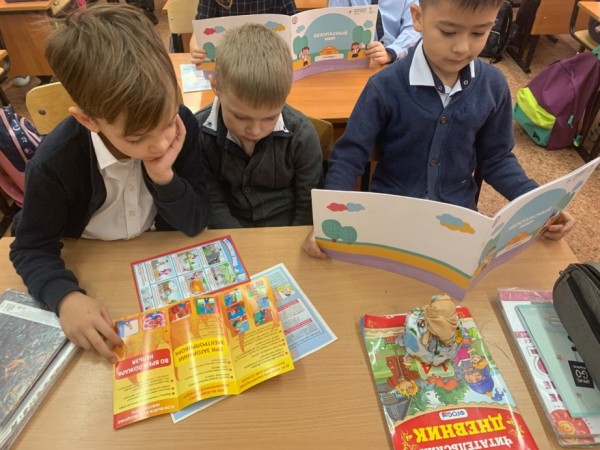 Более 10 тысяч юных жителей Хабаровского края поучаствовали в акции "Я в беду не попаду"