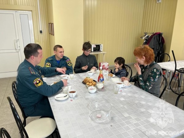 Говорят, под Новый год&hellip;Мечту 13-летнего Миши и из Хабаровска исполнили сотрудники ГУ МЧС