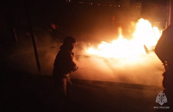 Склад для хранения овощей  сгорел в Хабаровске