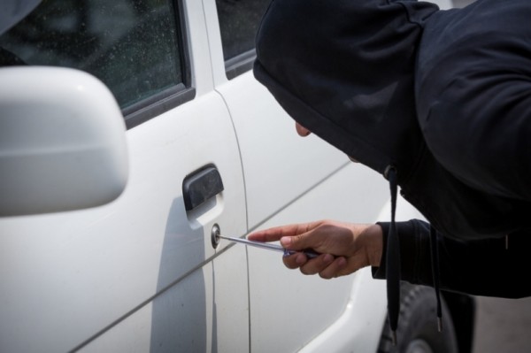 Работник мастерской в Хабаровске угнал автомобиль клиента и устроил ДТП