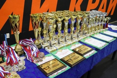 Итоги дня: лучшие рукопашники,  лёд притягивает рыбаков,  прогремели на всю Россию