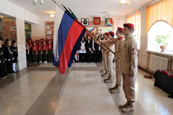 Мемориальную доску ефрейтору Олегу Рыбакову открыли в Хабаровском крае Мемориальную доску ефрейтору Олегу Рыбакову открыли в Хабаровском крае