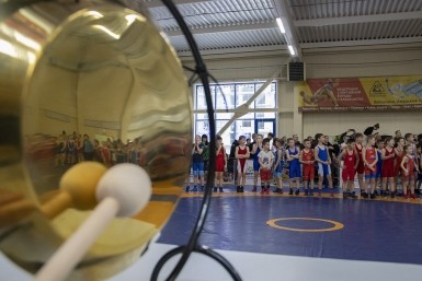 Итоги дня: липовая сгущенка, новоселье у пожарных и на каникулы раньше срока