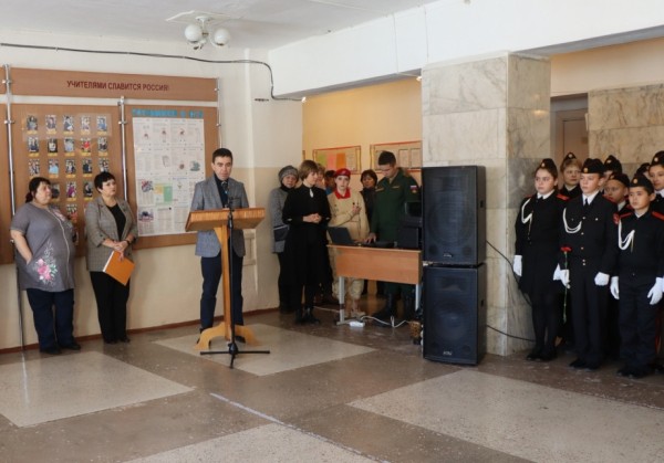 Мемориальную доску ефрейтору Олегу Рыбакову открыли в Хабаровском крае Мемориальную доску ефрейтору Олегу Рыбакову открыли в Хабаровском крае