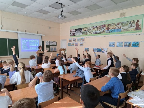 Более 10 тысяч юных жителей Хабаровского края поучаствовали в акции "Я в беду не попаду"