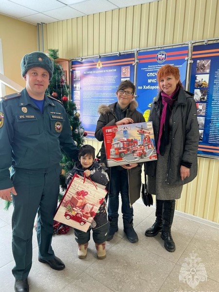 Говорят, под Новый год&hellip;Мечту 13-летнего Миши и из Хабаровска исполнили сотрудники ГУ МЧС