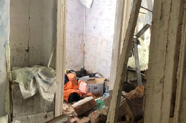 Аварийная перепланировка: потолки обрушились в ветхом жилом доме в Николаевске-на-Амуре