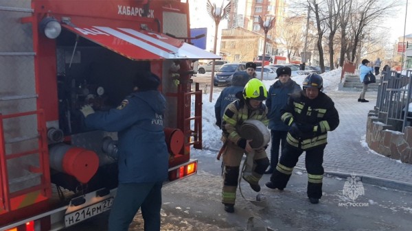 Пожар произошел в строящемся жилом комплексе "Гродеково" в Хабаровске