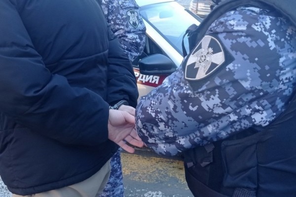 Подозреваемого в угоне автомобиля задержали в Хабаровском крае