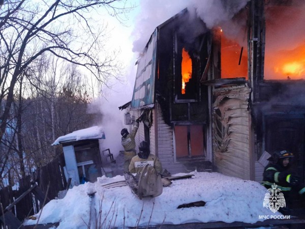 Огнеборцы ликвидировали возгорание в частном доме в Хабаровске