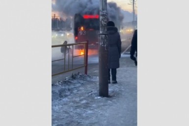 Итоги дня: вернуться в Китай, в Хабаровске загорелся автобус, женщина замерзла насмерть