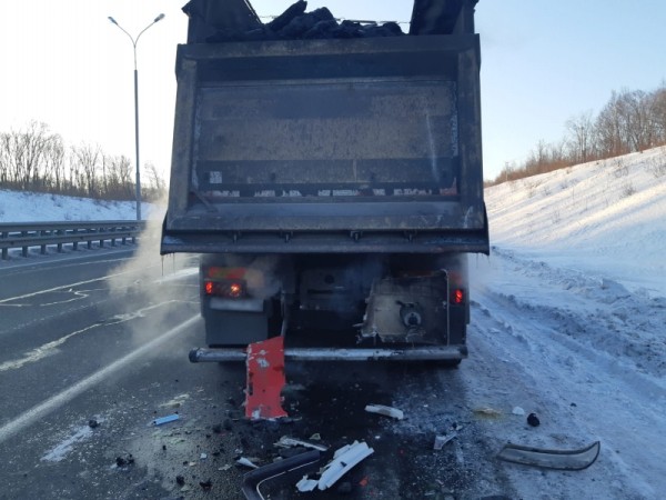 Серьезное ДТП с  автобусом и большегрузом произошло на трассе Хабаровск &ndash; Владивосток
