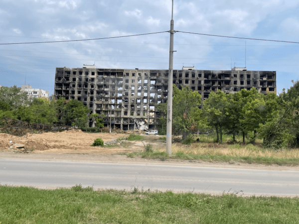 Людей заманили едой и расстреляли: беженец - о жизни в Мариуполе и переезде в Хабаровск