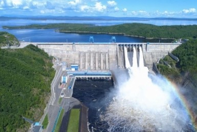 Итоги дня: нарядные школы, спасли из горящего дома, больше самозанятых