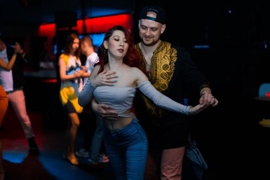 Итоги дня: вернуться в Китай, в Хабаровске загорелся автобус, женщина замерзла насмерть