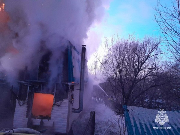 Огнеборцы ликвидировали возгорание в частном доме в Хабаровске
