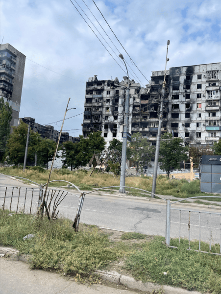 Людей заманили едой и расстреляли: беженец - о жизни в Мариуполе и переезде в Хабаровск