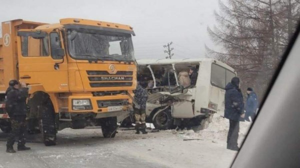 В Хабаровском крае девять человек пострадали в результате ДТП с автобусом
