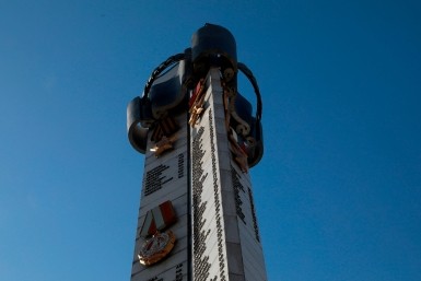 Итоги дня: самые мужские фильмы, оригинально поздравили, новые Герои, ворвалась в бизнес