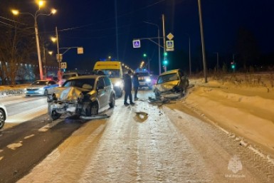 Итоги дня: самые мужские фильмы, оригинально поздравили, новые Герои, ворвалась в бизнес